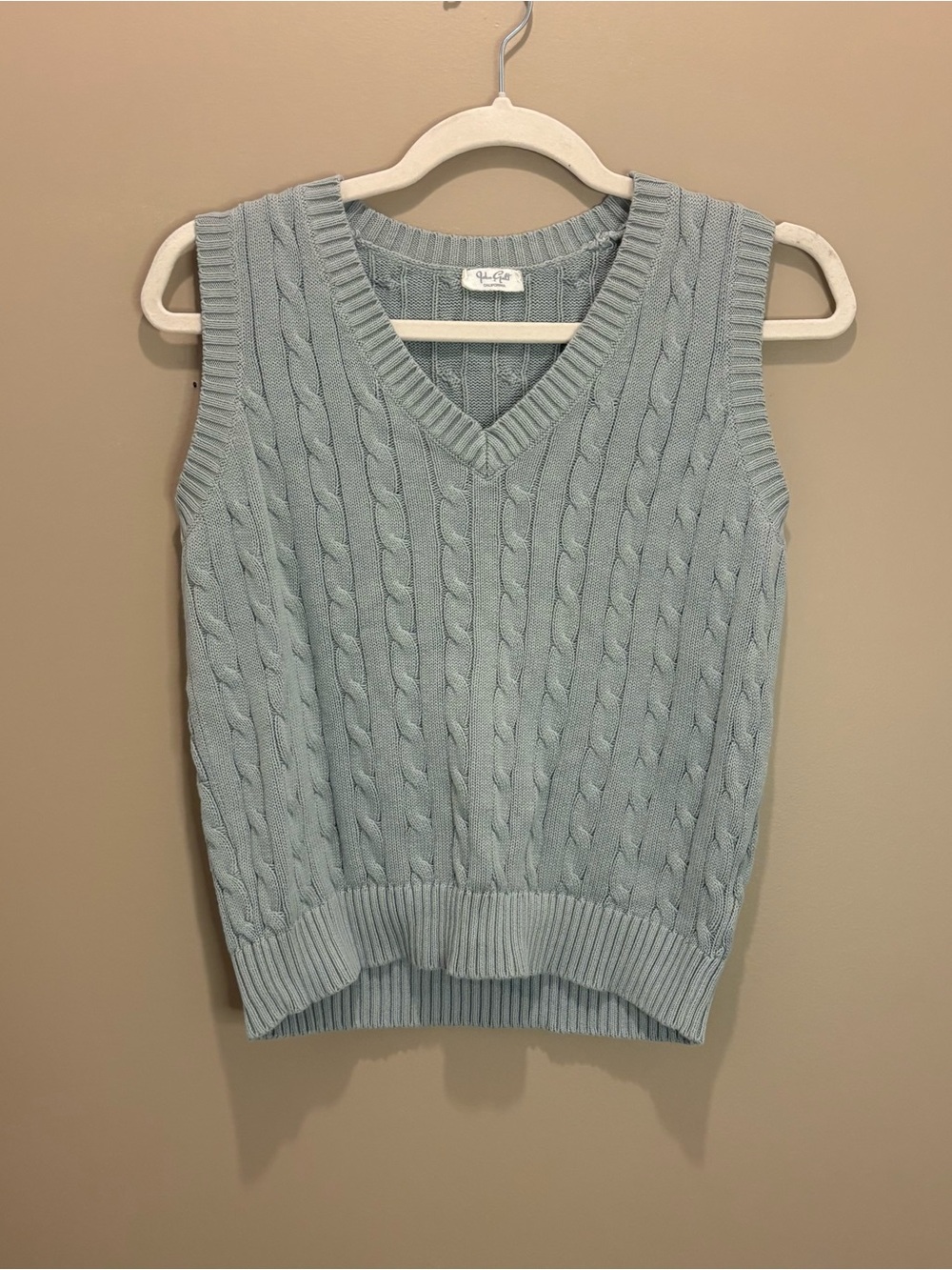 Brandy Melville John Galt sweater vest